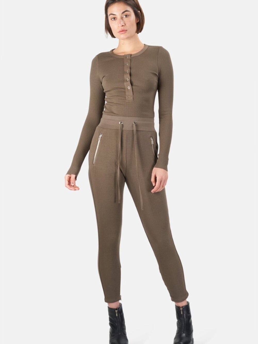 The Range Top & Bottom Set - New